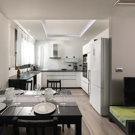 Harmony Rhodes * إياليسوس